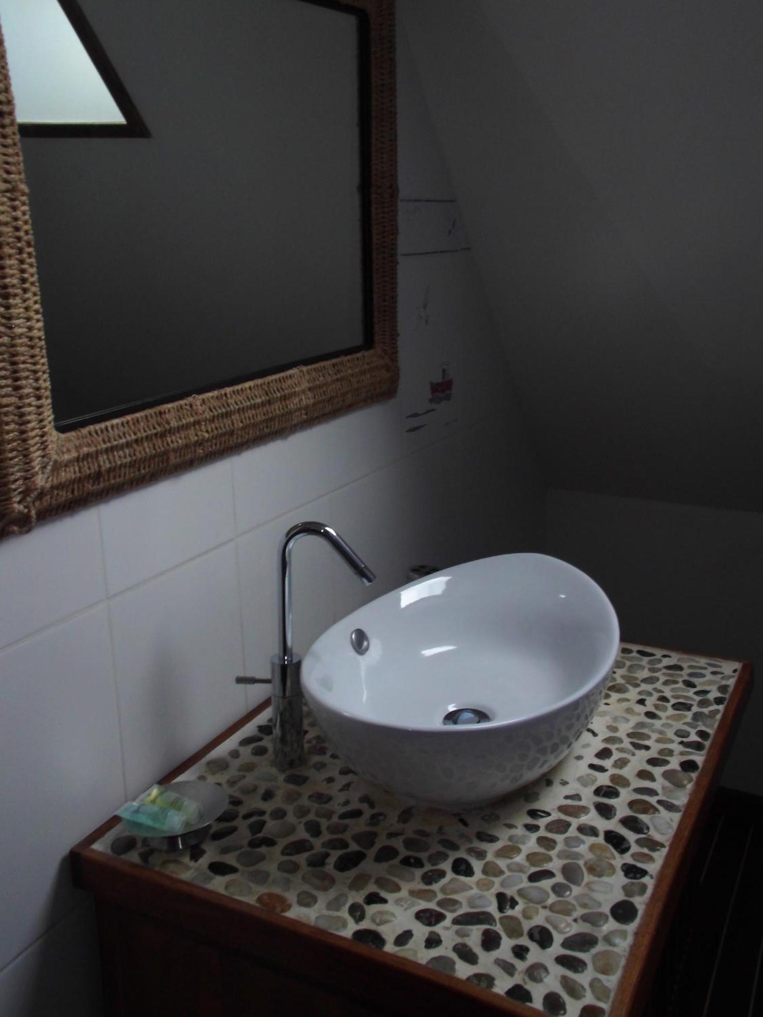 Le Clos Des Tilleuls D Day Home, Chambres D'Hotes, Suite Avec Sauna Privatif, Suite Avec Balneotherapie Privative, En Supplement Option Spa Bain A Remous La Vendelée Quarto foto
