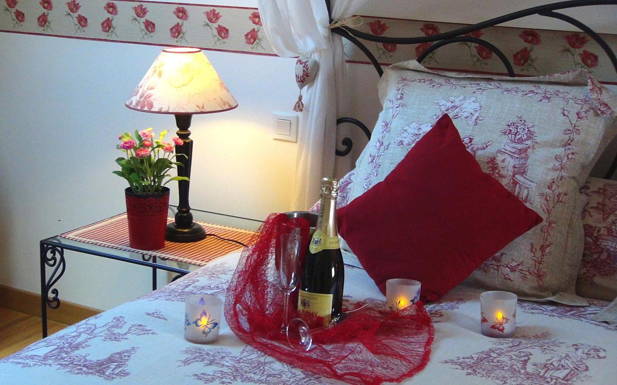 Le Clos Des Tilleuls D Day Home, Chambres D'Hotes, Suite Avec Sauna Privatif, Suite Avec Balneotherapie Privative, En Supplement Option Spa Bain A Remous La Vendelée Exterior foto