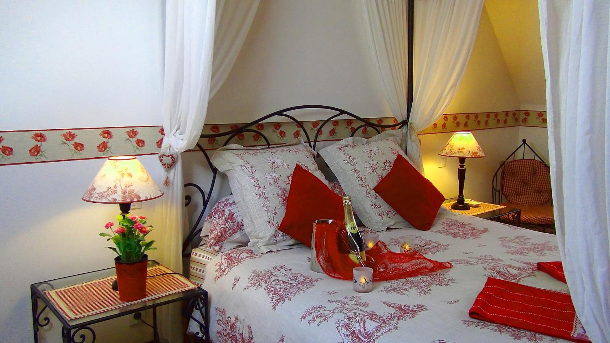 Le Clos Des Tilleuls D Day Home, Chambres D'Hotes, Suite Avec Sauna Privatif, Suite Avec Balneotherapie Privative, En Supplement Option Spa Bain A Remous La Vendelée Exterior foto