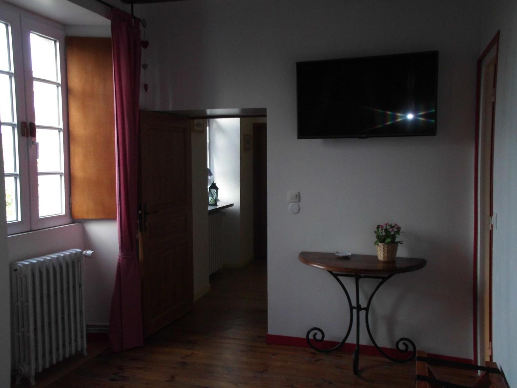 Le Clos Des Tilleuls D Day Home, Chambres D'Hotes, Suite Avec Sauna Privatif, Suite Avec Balneotherapie Privative, En Supplement Option Spa Bain A Remous La Vendelée Quarto foto