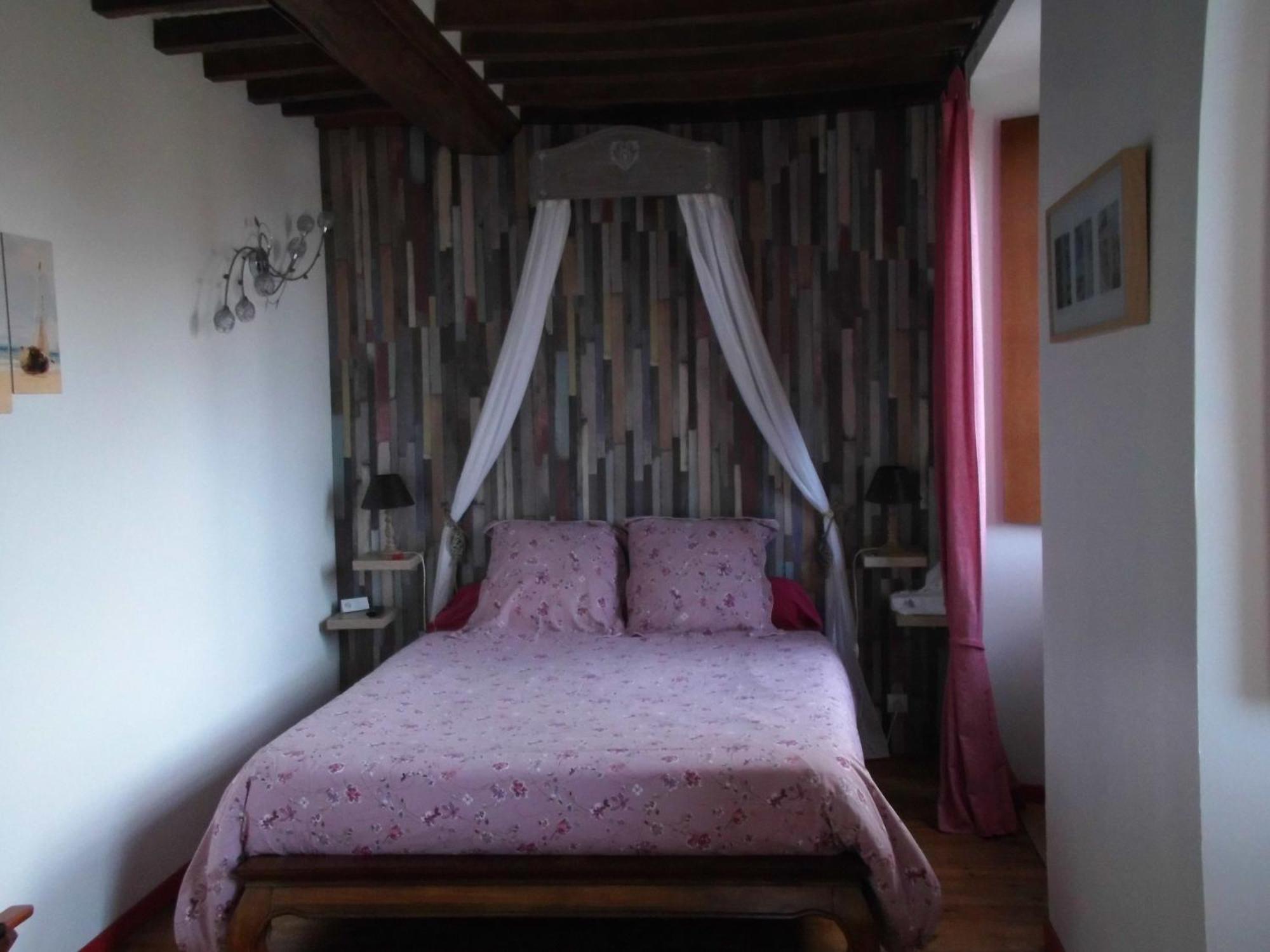 Le Clos Des Tilleuls D Day Home, Chambres D'Hotes, Suite Avec Sauna Privatif, Suite Avec Balneotherapie Privative, En Supplement Option Spa Bain A Remous La Vendelée Quarto foto