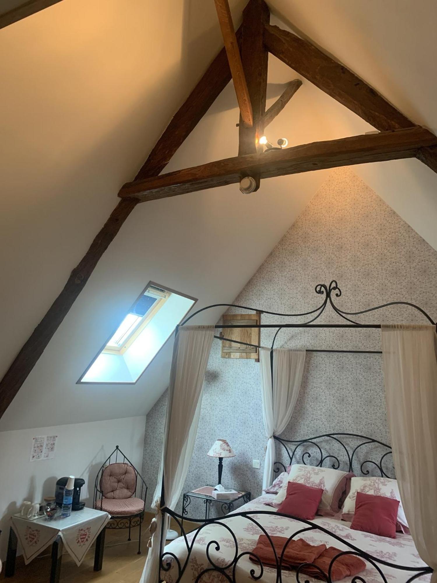 Le Clos Des Tilleuls D Day Home, Chambres D'Hotes, Suite Avec Sauna Privatif, Suite Avec Balneotherapie Privative, En Supplement Option Spa Bain A Remous La Vendelée Exterior foto